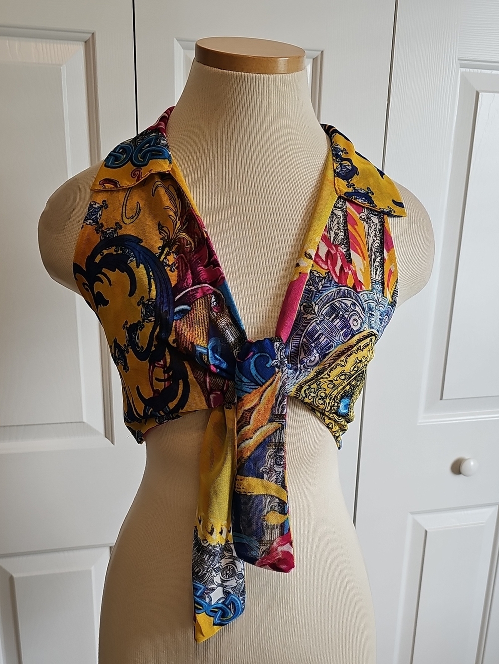 Madrag Crop Vibrant Printed Tie-Front Top‎ in Yellow & Multicolor. One Size.